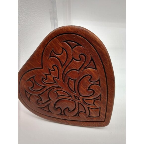 Heart-Shaped Wooden Trinket Box With Carved Lid 5" x 5" x 2" - Picture 9 of 9